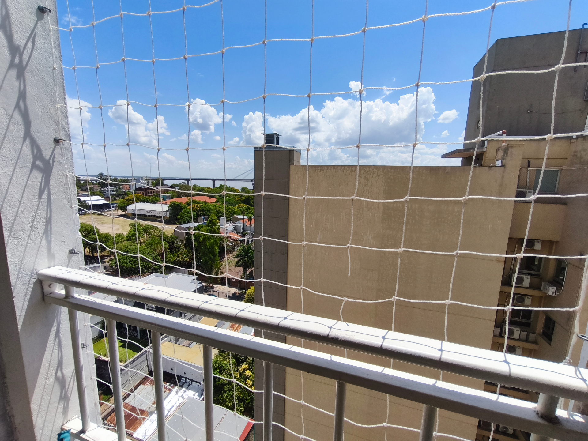 Vista al Paraná desde el balcón